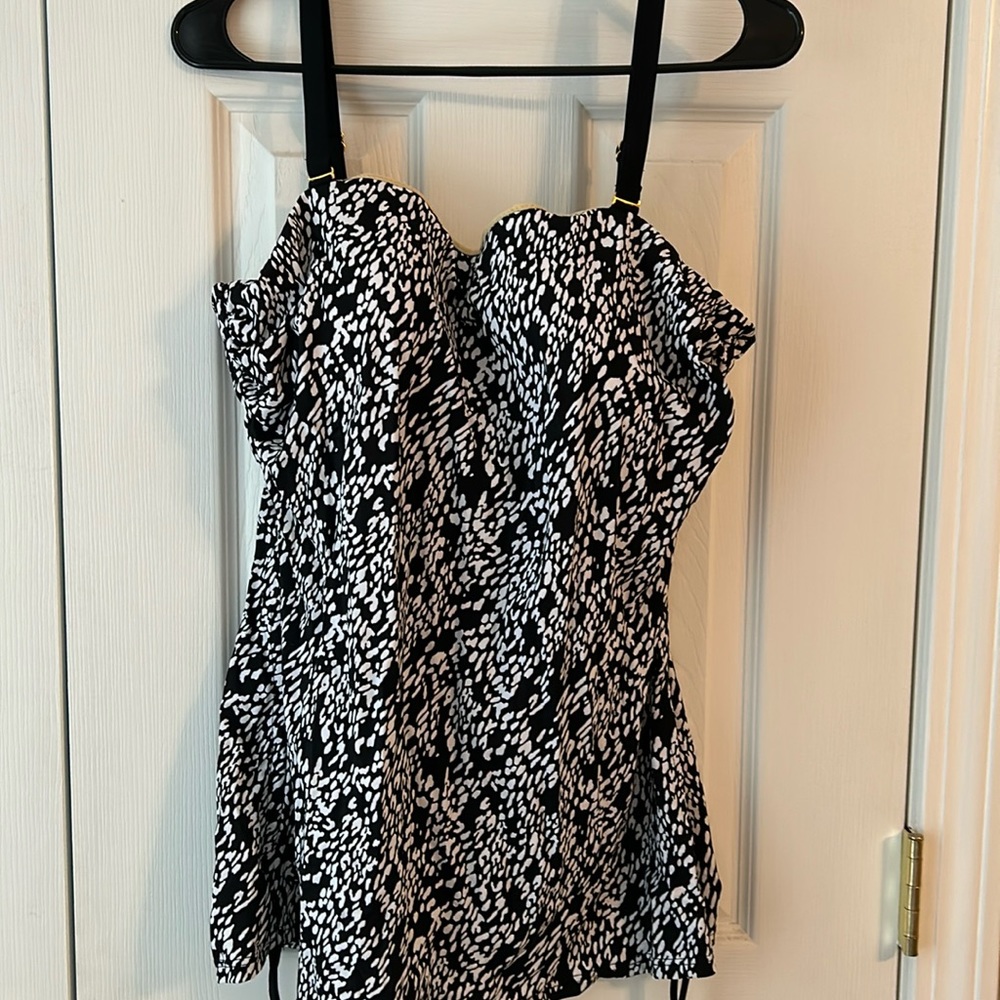 Black and white tankini